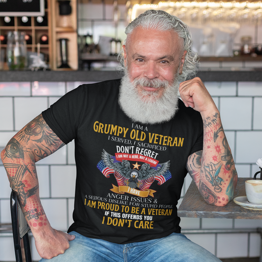 GRUMPY OLD VET | UNISEX T-SHIRT